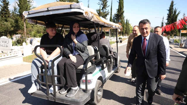 Samsun'da mezarlıklarda bayram öncesi bakım ve ulaşım çalışmaları tamamlandı