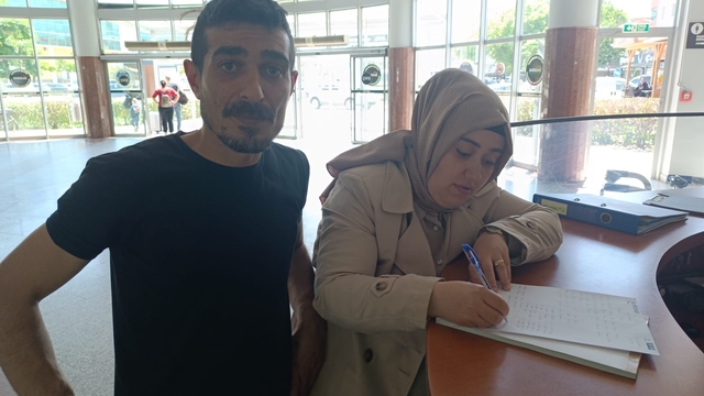 Bursa'da terminalde unutulan altın dolu çanta sahiplerine ulaştırıldı