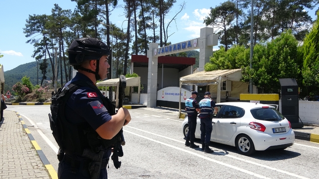 Bayram tatili için Marmaris ve Datça'ya araç akını: 4 günde 40 bin araç girdi
