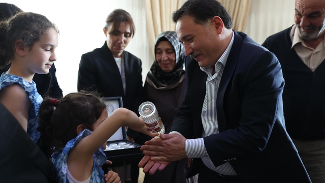 Vali Çiçek, şehit aileleriyle bayramlaştı