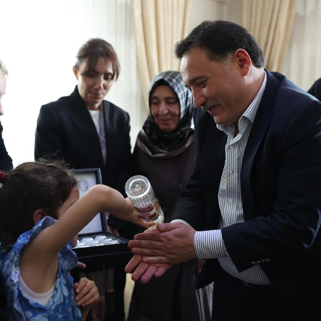 Vali Çiçek, şehit aileleriyle bayramlaştı