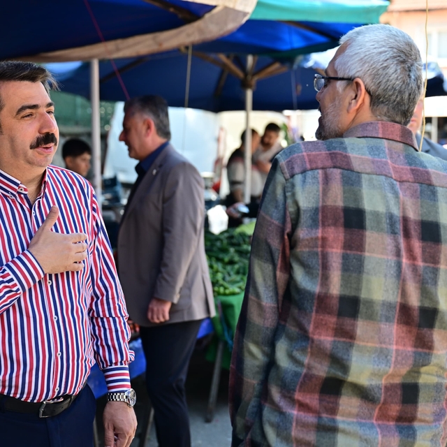 Başkan yılmaz esnaf ve vatandaşla bayramlaştı