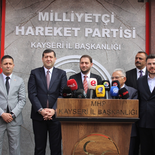 MHP'de bayramlaşma
MHP Kayseri İl Başkanı Enes Ertuğrul Kalın:
"Kongrelerim...