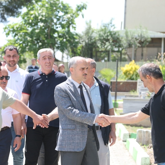 Başkan Çiftçi'den arife günü kabristan ziyareti