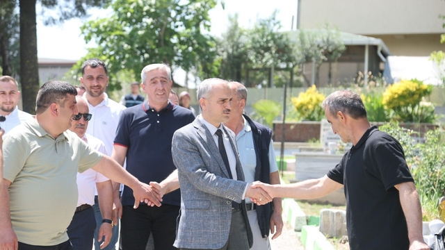 Başkan Çiftçi'den arife günü kabristan ziyareti