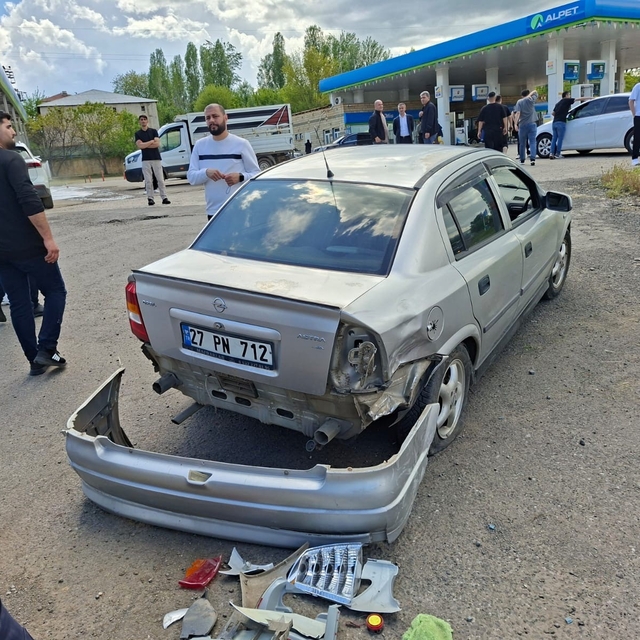 Bingöl'de peş peşe trafik kazaları: 6 yaralı