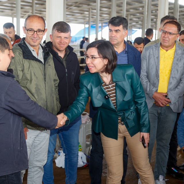 Uşak Belediye Başkan Vekili Özkan'dan hayvan pazarına bayram ziyareti