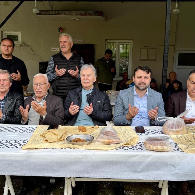 Cumhurbaşkanlığı YİK Üyesi Şahin, Karabük'te bayramlaşma etkinliğine katıld...
