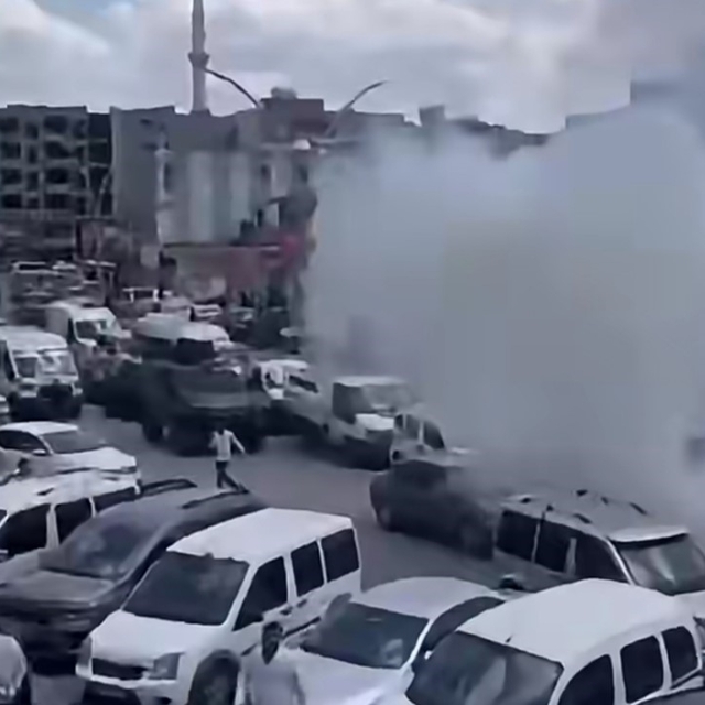 Cizre'de 400 kişilik aile kavgasında ortalık savaş alanına döndü: 8 yaralı,...