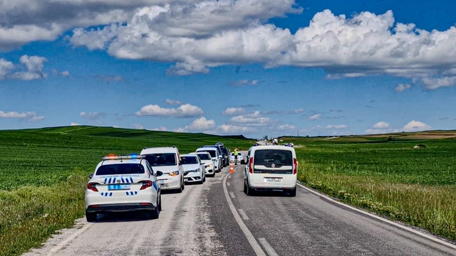Çorum'da otomobil takla attı, sürücü yara almadan kurtuldu