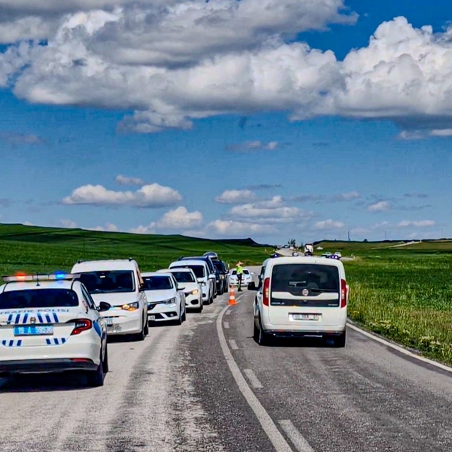 Çorum'da otomobil takla attı, sürücü yara almadan kurtuldu