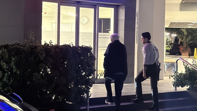 Zülfü Livaneli'nin eşi Ülker Livaneli merdivenden düşerek yaralandı