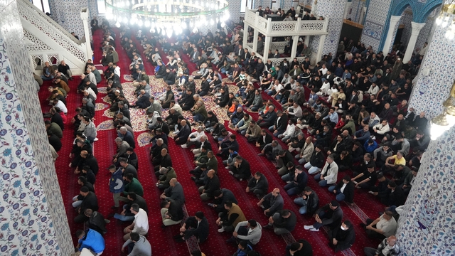 Bayram namazında ilk saf Iğdır'da tutuldu