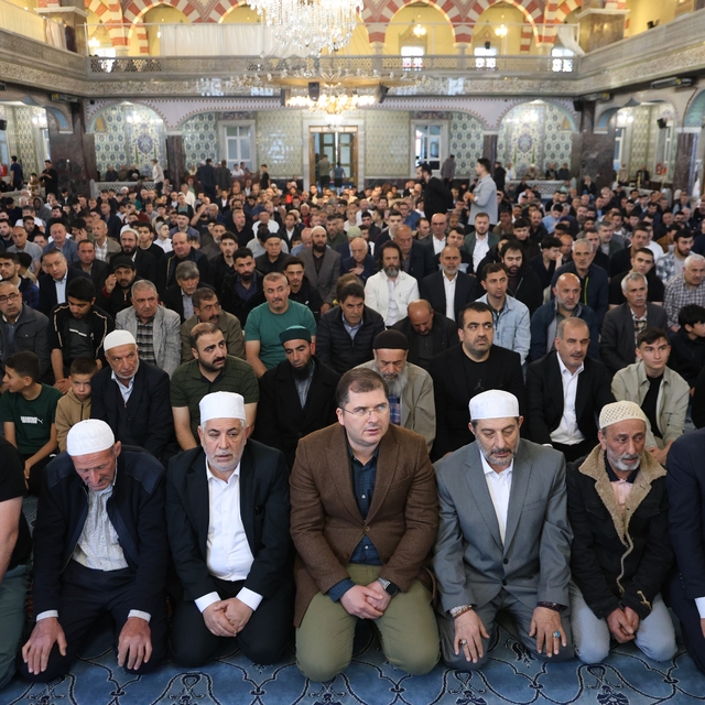 Bayram namazında camiler doldu