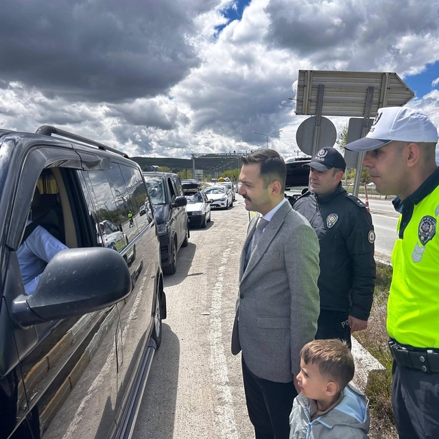 Kaymakam Emre Oğuztürk trafik denetimine katıldı