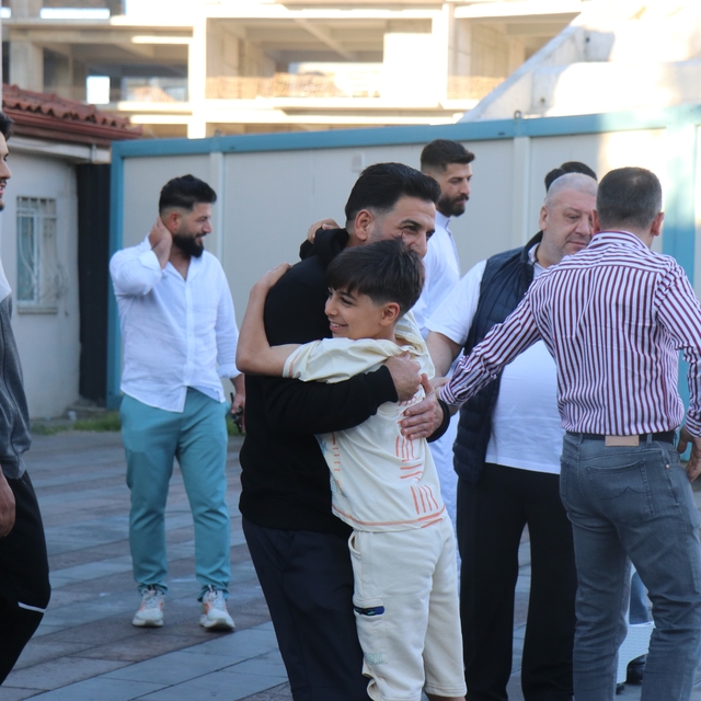 Sakarya'da vatandaşlar bayram namazı için camileri doldurdu