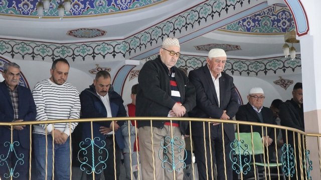 Bolu'da bayram namazında camiler doldu taştı