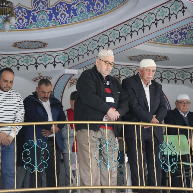 Bolu'da bayram namazında camiler doldu taştı