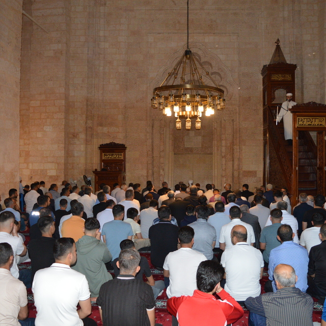 Mardin'de, 842 yıllık Ulu Cami'de bayram namazı yoğunluğu