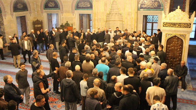 Sultan II. Bayezid Camii'nde bayram namazı kılındı