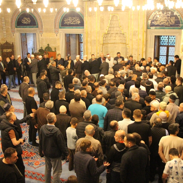 Sultan II. Bayezid Camii'nde bayram namazı kılındı