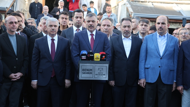 İçişleri Bakanı Çiftçi bayram namazını Konya'da kıldı