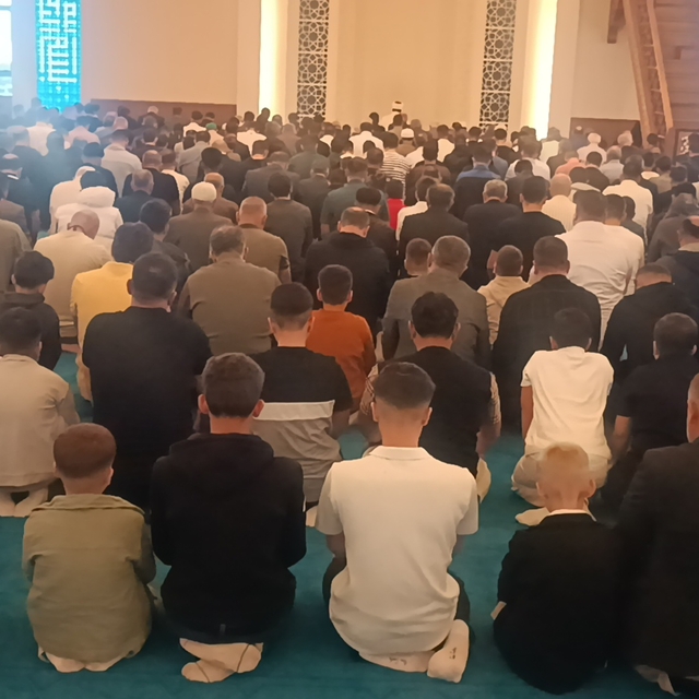 Batman'da, bayram namazında camiler doldu