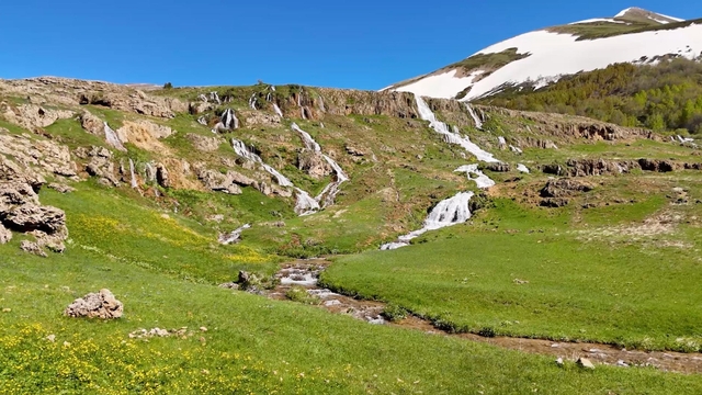 Erzincan'da 2 bin metre rakımda saklı kalan Konarlı Şelalesi