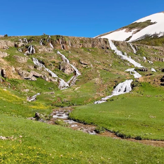 Erzincan'da 2 bin metre rakımda saklı kalan Konarlı Şelalesi