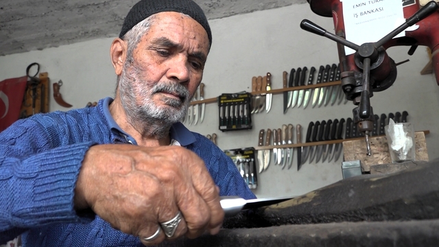Osmaniye'nin 67 yıllık bıçak ustası