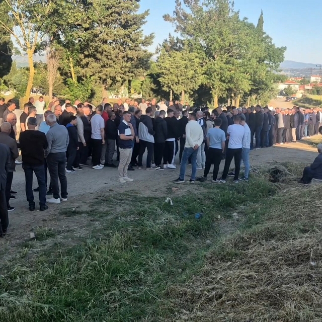 Edirne'de asırlık bayramlaşma geleneği yaşatıldı: Yüzlerce kişi aynı anda b...