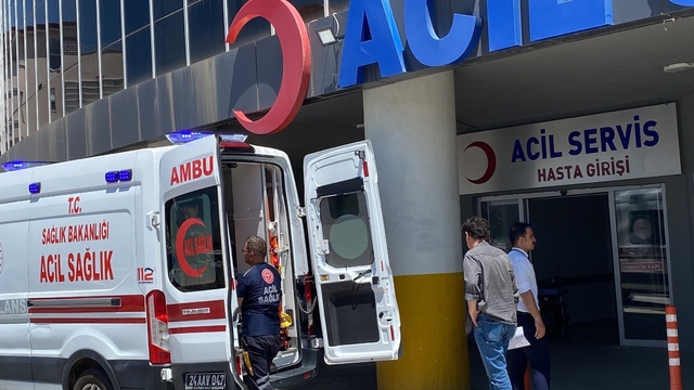 Erzincan'da acemi kasaplar hastanenin yolunu tuttu