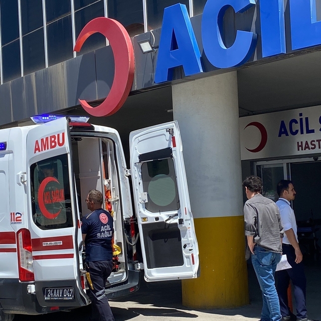 Erzincan'da acemi kasaplar hastanenin yolunu tuttu