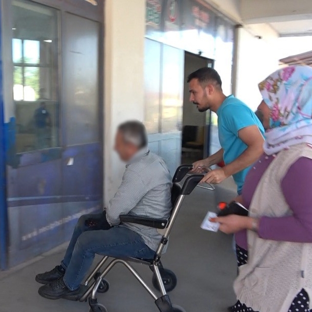 Tosunun darbesiyle yaralanan vatandaşın bacağına 60 dikiş atıldı
