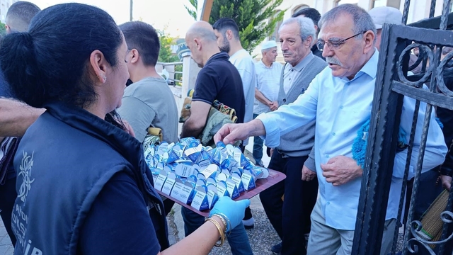 Aydın Büyükşehir vatandaşlarla bayramlaştı