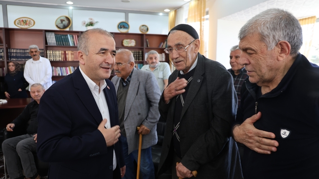 Vali Hatipoğlu, huzurevi sakinleriyle bir araya geldi