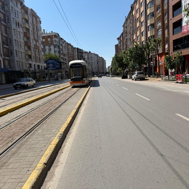 Eskişehir'de bayramın ilk günü sokaklar boş kaldı