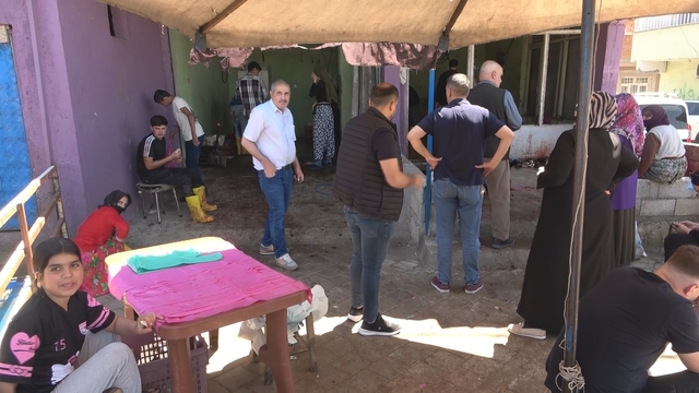 Diyarbakır'da bayramın ilk gününde kurbanlık mesaisi başladı