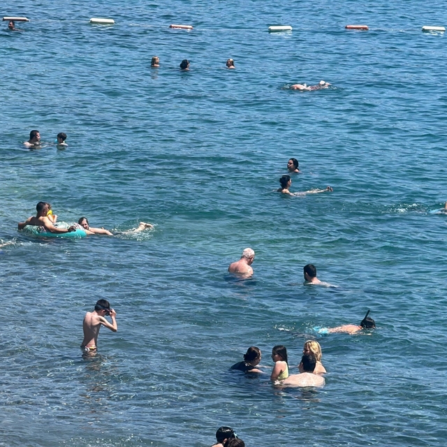 Bodrum sahillerinde bayram yoğunluğu
