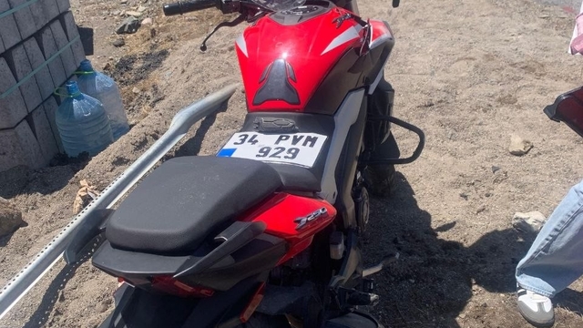 Alaplı'da otomobilin çarptığı motosiklet sürücüsü yaralandı