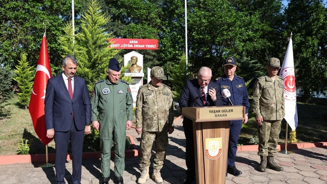 Cumhurbaşkanı Erdoğan'dan Edirne sınır hattındaki Mehmetçiğe bayram mesajı