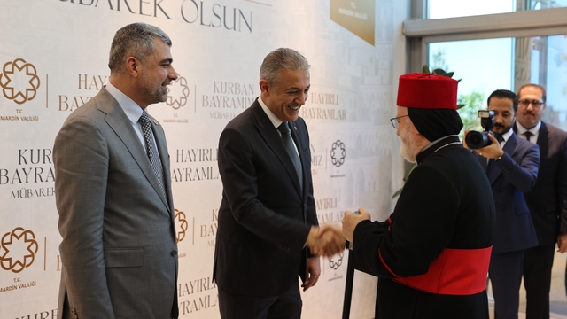 Mardin'de farklı inanç gruplarının temsilcileri bayramlaşma programında buluştu