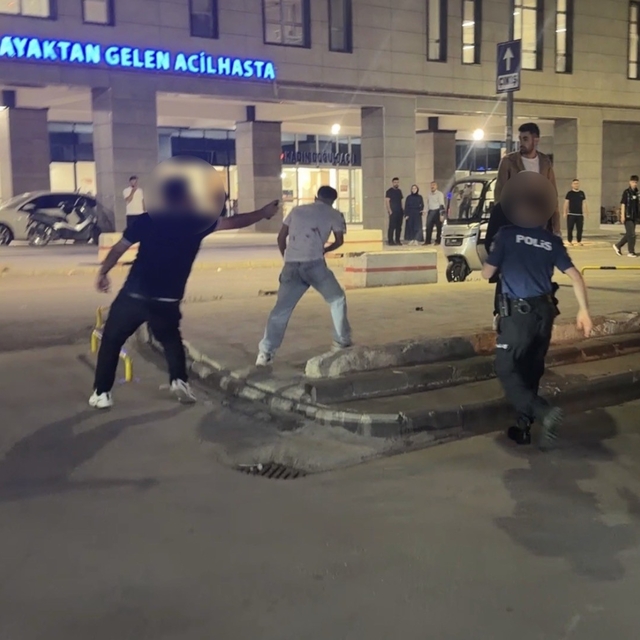 Adıyaman'da hastanede bıçaklı saldırı: 2'si güvenlik görevlisi 3 yaralı