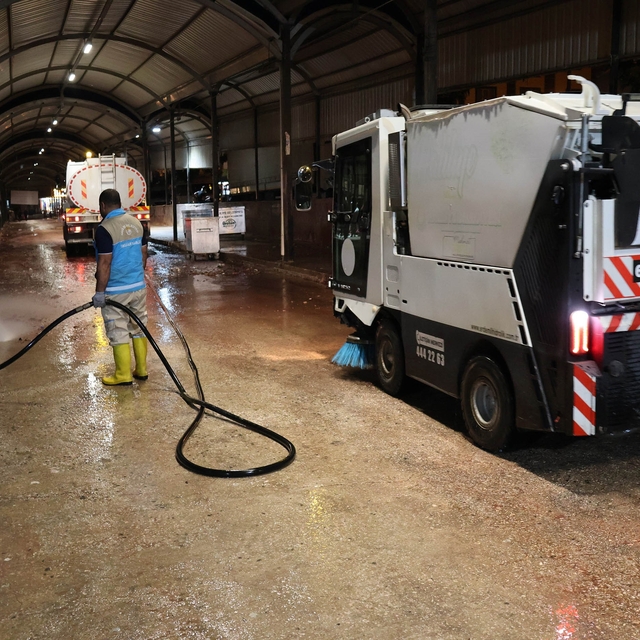 Haliliye'de kurban kesim alanları dezenfekte edildi