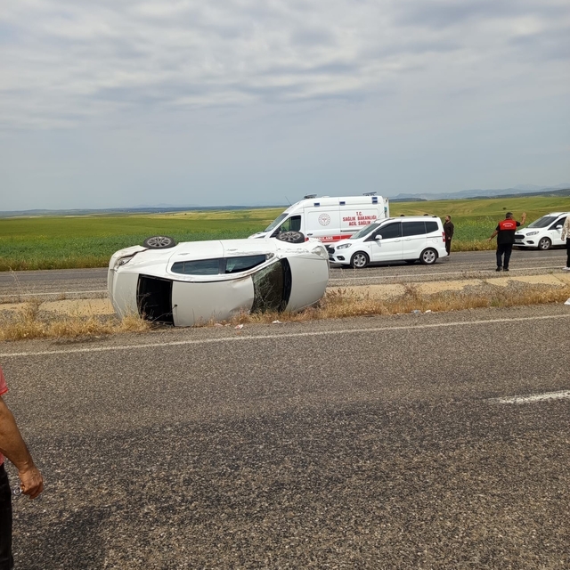Diyarbakır'da otomobil takla attı: 4 yaralı