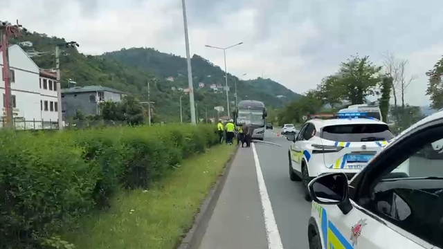 Karşı şeride savrulan otobüs faciayı kıl payı atlattı