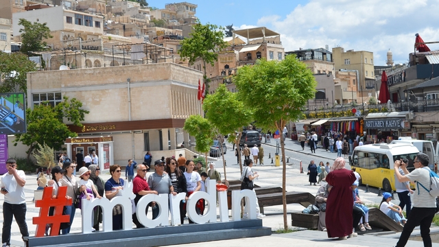 Mardin'de bayramda oteller doldu, turistler çevre illere yönlendirildi