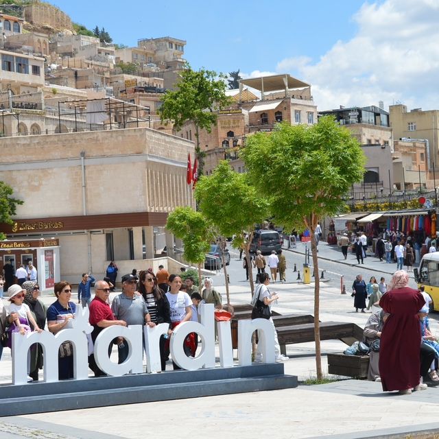 Mardin'de bayramda oteller doldu, turistler çevre illere yönlendirildi