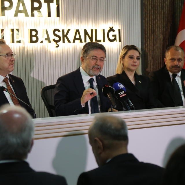 Tarım ve Orman Bakanı İbrahim Yumaklı:
"Son dönemdeki kepazelikleri görüyor...