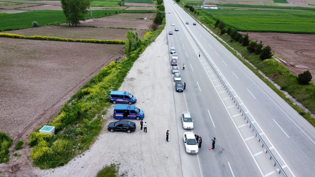 Çorum'da jandarma ekiplerinin bayram tedbirleri sürüyor